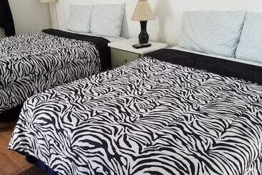 Becket Motel
