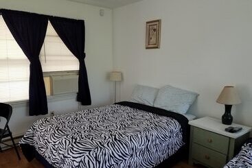 Becket Motel