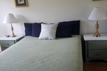 Becket Motel