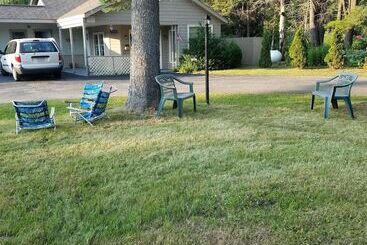 Becket Motel