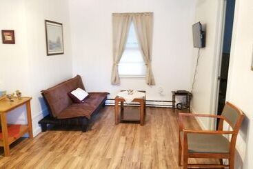 Becket Motel