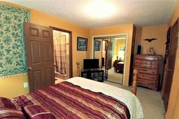 A_lazy_river_cabin