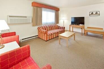 هتل Black Hills Luxury Suites