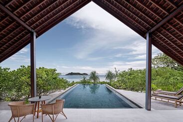 هتل Sheraton Belitung Resort