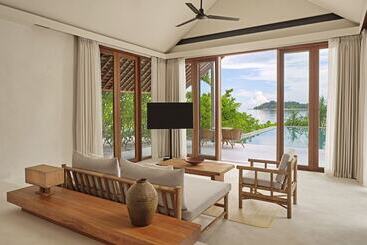 هتل Sheraton Belitung Resort