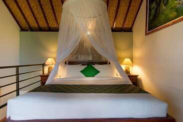 هتل Sisin Ubud View