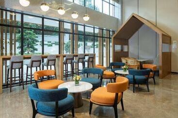 هتل Hilton Garden Inn Guizhou Maotai Town