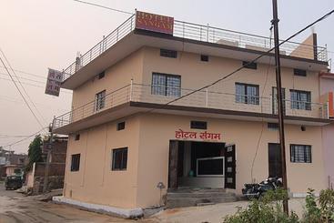 בית מלון כפרי Sangam Guesthouse
