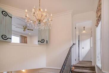 Bayview Valley Lodge Bed & Breakfast