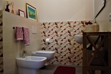تختخواب و صبحانه La Bicicletta Rooms