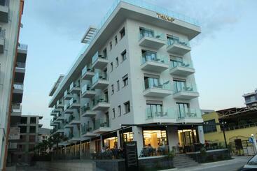 هتل Bar Restaurant Triumf Shengjin