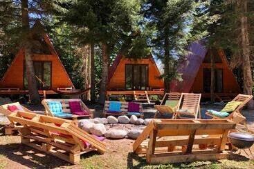هتل Bude Mestia Cottages
