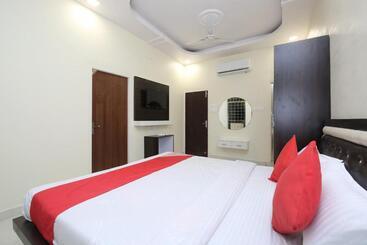 هتل Oyo 41159  Royal Inn