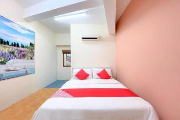 בית מלון כפרי Oyo 89540 B  Penang