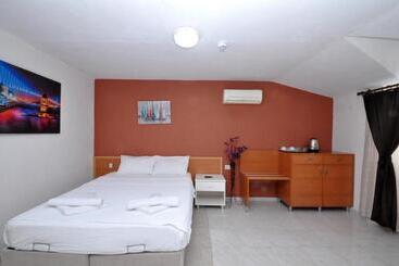 Lale Otel