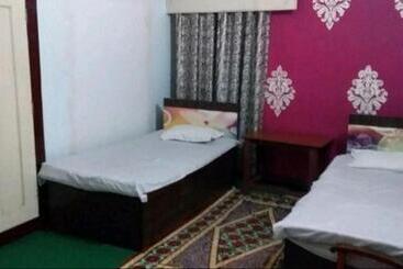 پانسیون International Guest House And Services