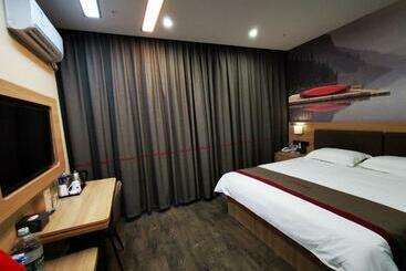 Thank Inn Chain Hotel Anhui Fuyang Funan County Yunhe East Road Store