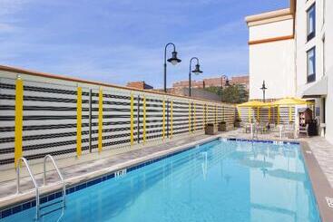 Doubletree By Hilton Hotel Savannah Historic District