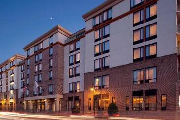 Doubletree By Hilton Hotel Savannah Historic District