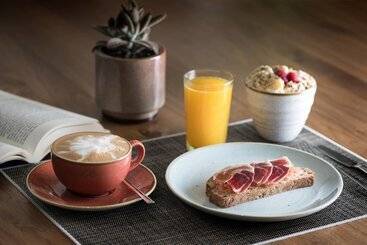 Ac Hotel Burgos By Marriott