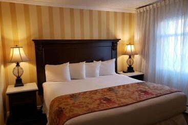 酒店 Arbutus Inn