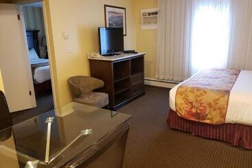酒店 Arbutus Inn