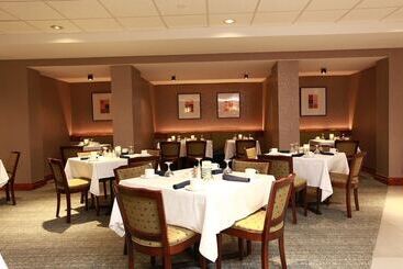Hotell Cape Cod Irish Village   The Emerald Resort