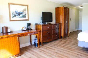 Hotell Cape Cod Irish Village   The Emerald Resort