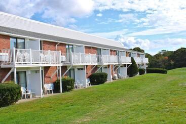Hotell Cape Cod Irish Village   The Emerald Resort