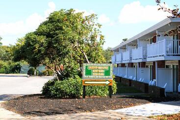 Hotell Cape Cod Irish Village   The Emerald Resort