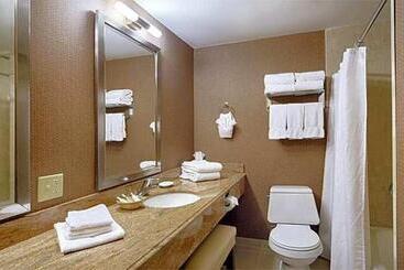 Hotell Cape Cod Irish Village   The Emerald Resort