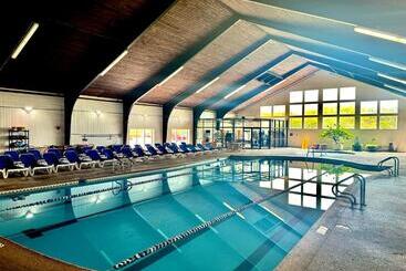 Hotell Cape Cod Irish Village   The Emerald Resort