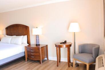 Hotell Cape Cod Irish Village   The Emerald Resort