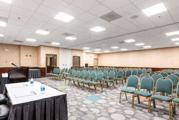 Clarion Hotel Detroit Metro Airport