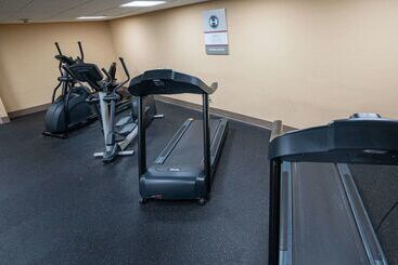Clarion Hotel Detroit Metro Airport