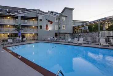 هتل Comfort Inn Downtown Nashville  Music City Center