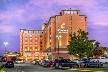 هتل Comfort Inn & Suites Logan International Airport