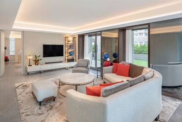هتل Doubletree By Hilton Bangkok Ploenchit