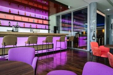 هتل Doubletree By Hilton Frankfurt Niederrad