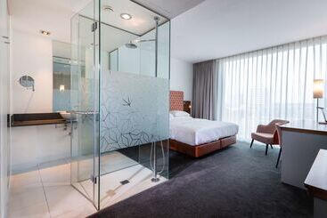 هتل Doubletree By Hilton Frankfurt Niederrad