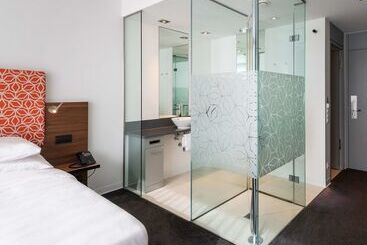 هتل Doubletree By Hilton Frankfurt Niederrad