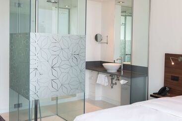 هتل Doubletree By Hilton Frankfurt Niederrad