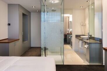 هتل Doubletree By Hilton Frankfurt Niederrad