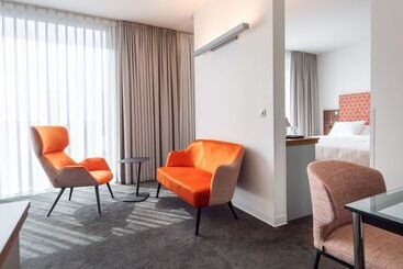 هتل Doubletree By Hilton Frankfurt Niederrad