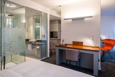 هتل Doubletree By Hilton Frankfurt Niederrad