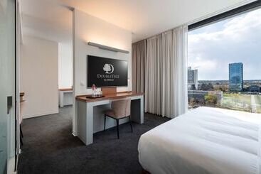 هتل Doubletree By Hilton Frankfurt Niederrad