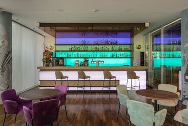 هتل Doubletree By Hilton Frankfurt Niederrad