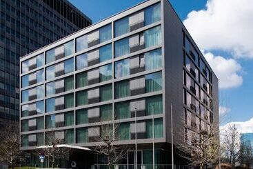 هتل Doubletree By Hilton Frankfurt Niederrad