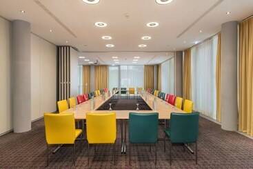 هتل Doubletree By Hilton Frankfurt Niederrad