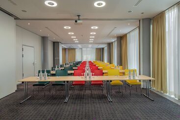 هتل Doubletree By Hilton Frankfurt Niederrad